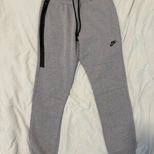 Nike Tech Fleece Grey Size Large